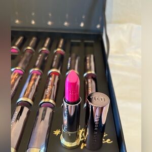 ✨New✨Urban Decay VICE Lipstick ✨Menace
Last One✨